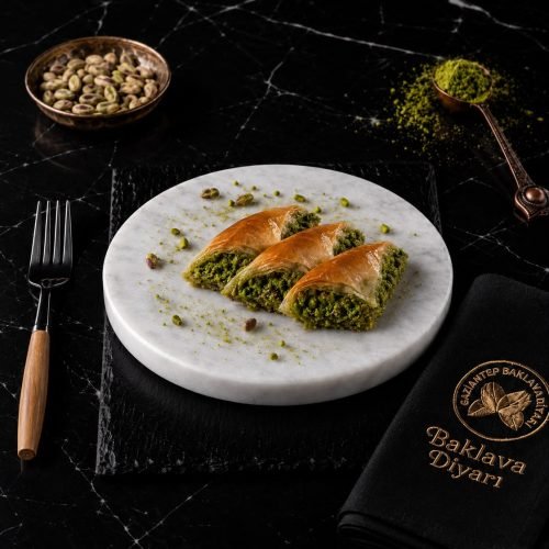 Fıstıklı kaymaklı Şöbiyet